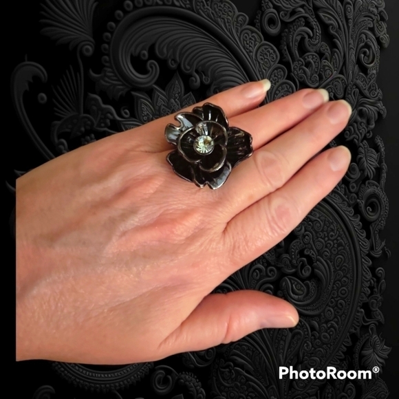 Y2k Romantic Gunmetal Rhinestone Rose Flower Goth Fairycore Stretch Ring - Picture 1 of 5